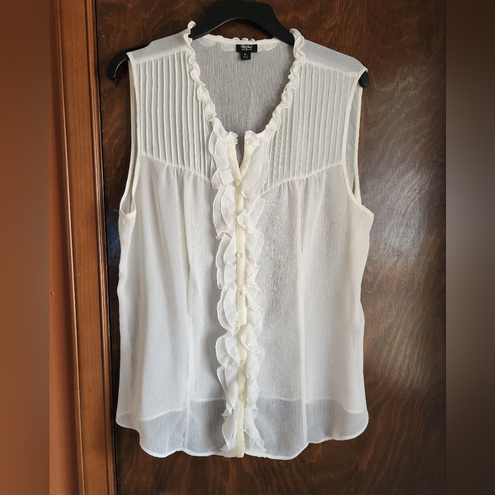 Gauzy, Frilly Sleeveless Blouse - size XL